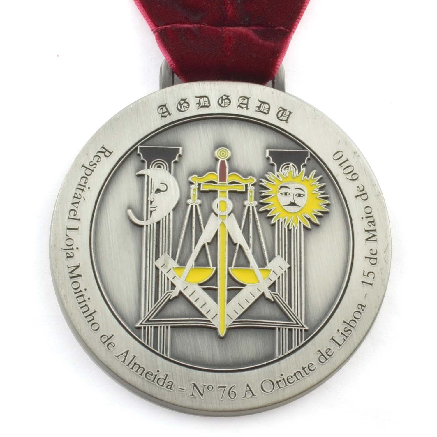 Древен златен и сребърен религиозен медал на едро с персонализирана евтина маса с панделка (6)